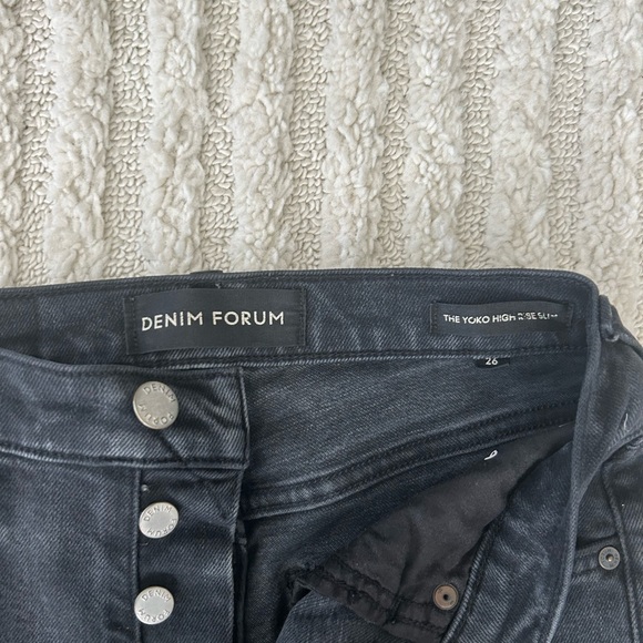 Aritzia Yoko in Black - Picture 3 of 4